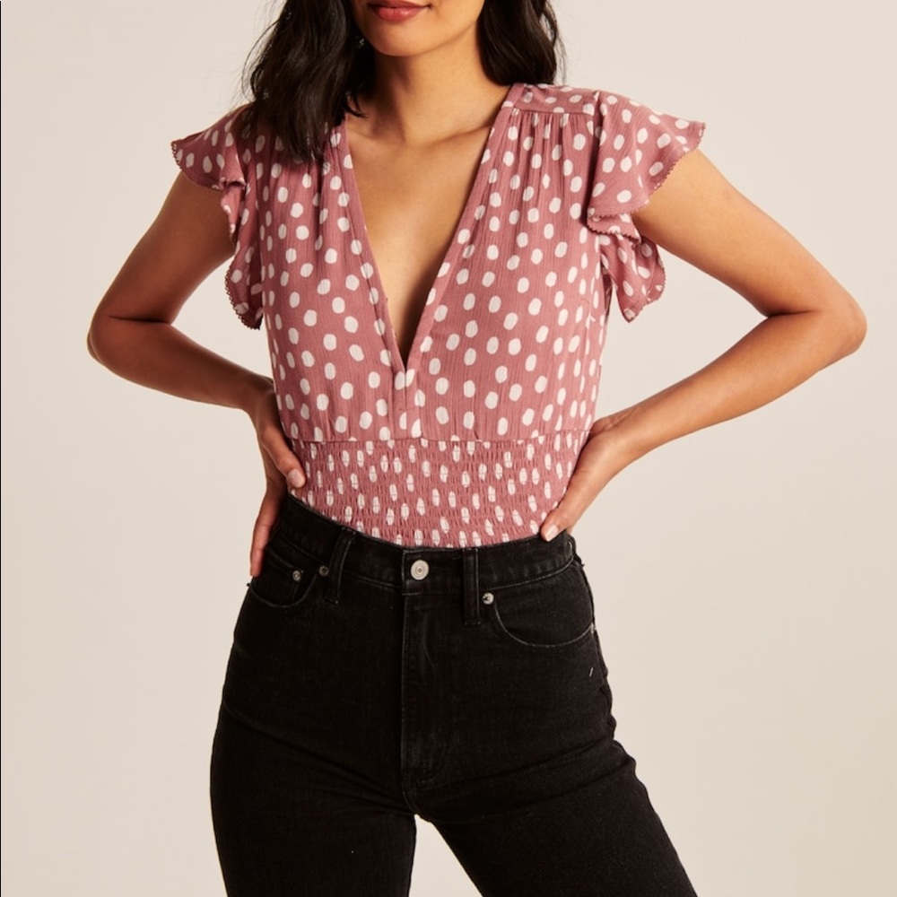 A&F short sleeve flutter blouse